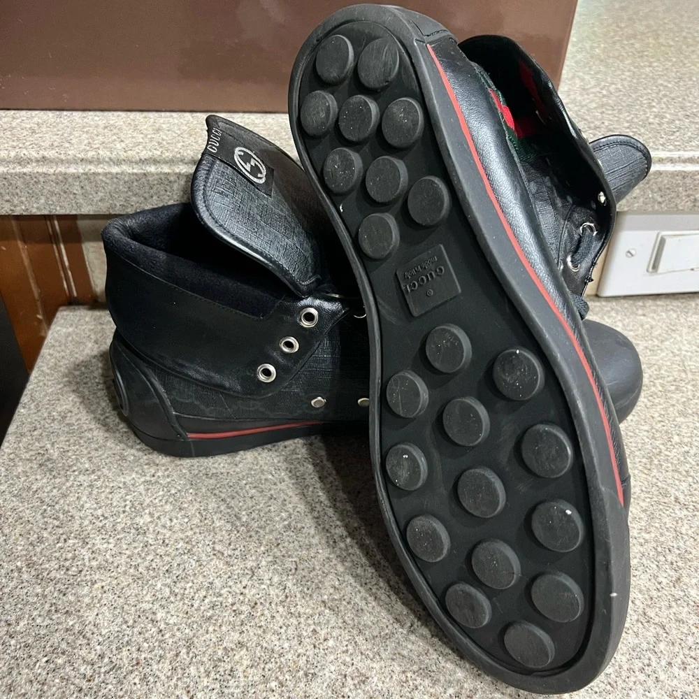 Gucci Black Sneakers with Red and Green Stripe